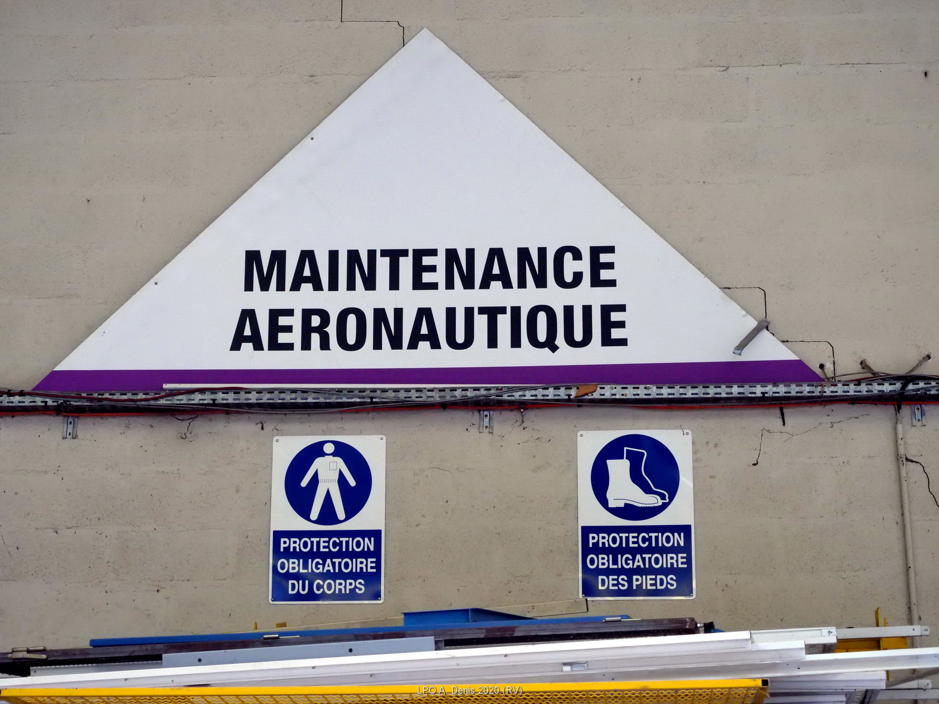 hangar maintenance aéronautique